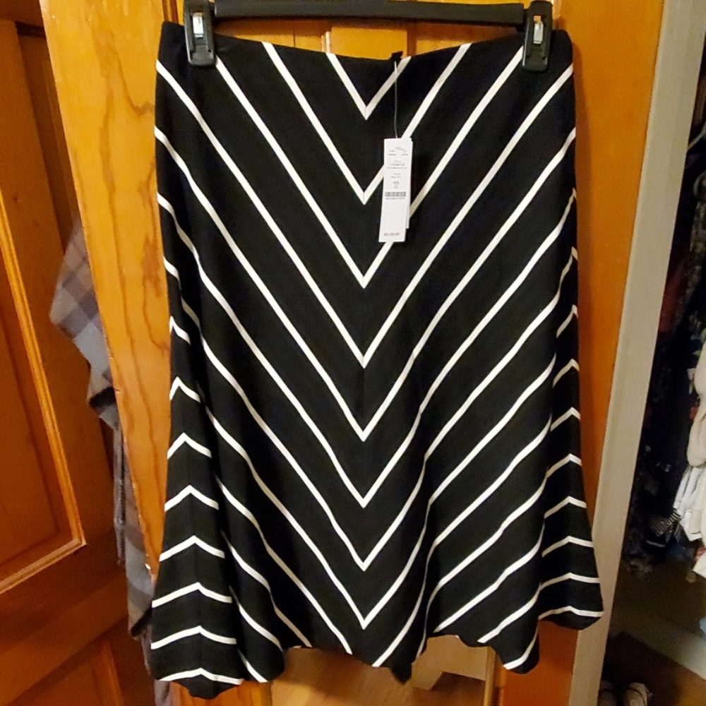 White House Black Market Skirt